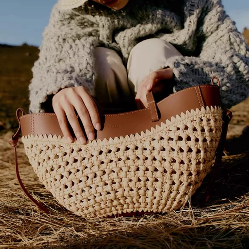 Luxury Designer Bags Ysl - กระเป๋าถือสานลายฉลุสำหรับฤดูร้อนปี 2026 ทำจากราฟเฟียและหนัง PU น้ำหนักเบา งานแฮนด์เมด